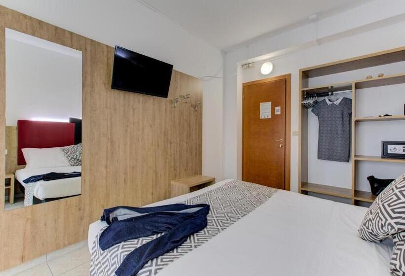 غرفة قياسية مزوَّدة بشُرفة, Grazia Riccione