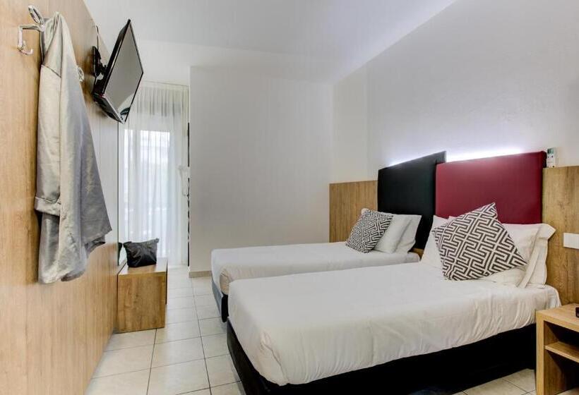 غرفة قياسية مزوَّدة بشُرفة, Grazia Riccione