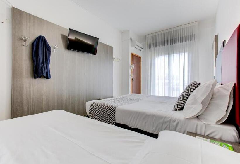 غرفة قياسية ثلاثية مزودة بشرفة, Grazia Riccione