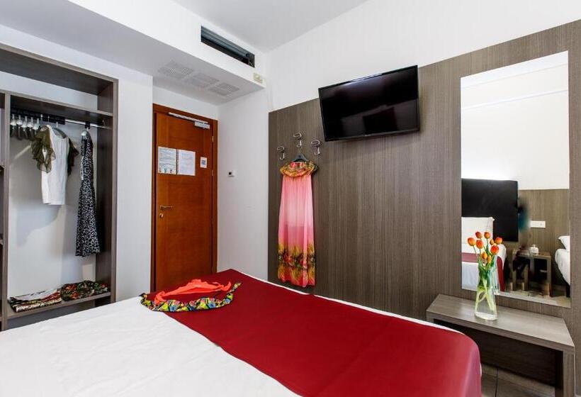 غرفة قياسية ثلاثية مزودة بشرفة, Grazia Riccione