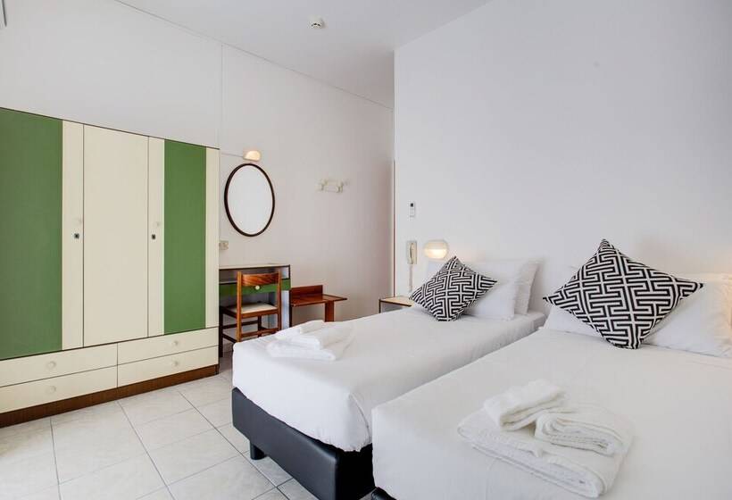 غرفة قياسية, Grazia Riccione