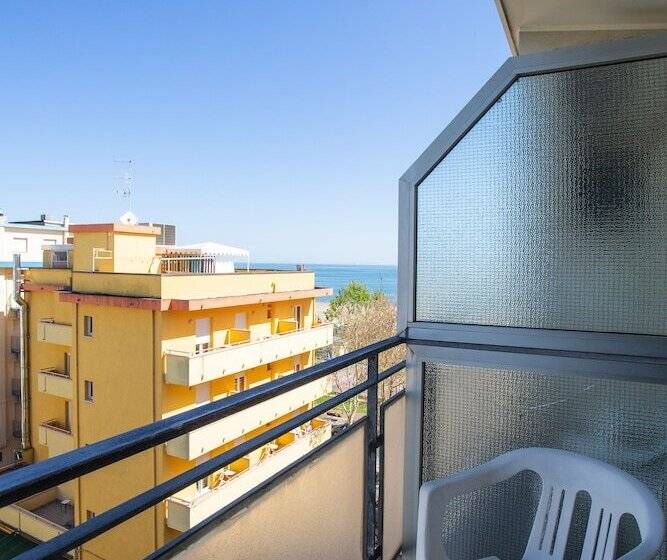 غرفة قياسية, Grazia Riccione