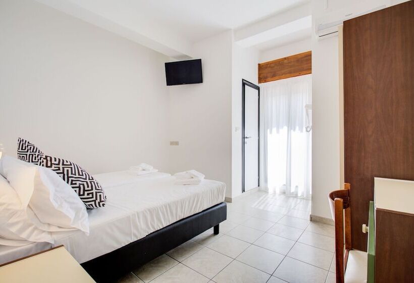 غرفة قياسية, Grazia Riccione