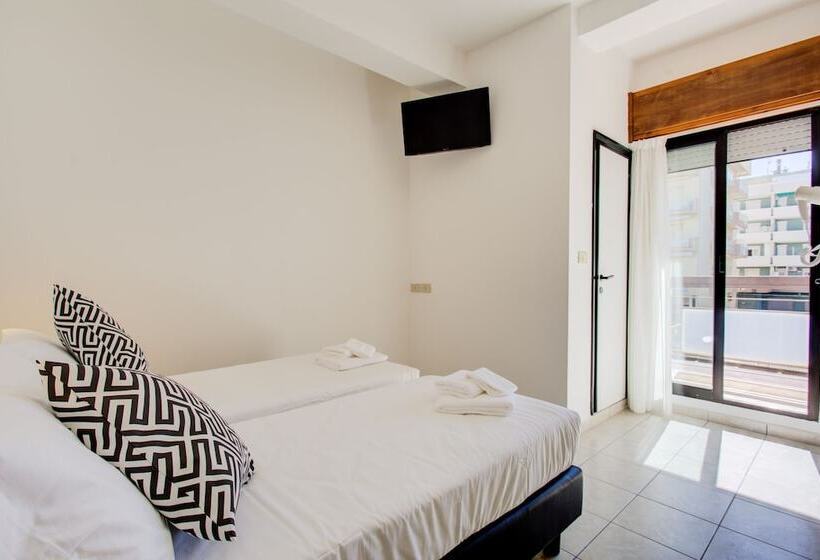 غرفة قياسية, Grazia Riccione