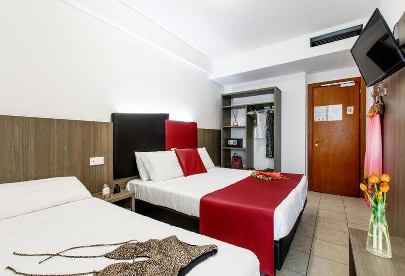 غرفة قياسية ثلاثية مزودة بشرفة, Grazia Riccione