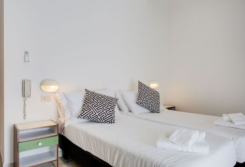 غرفة قياسية, Grazia Riccione