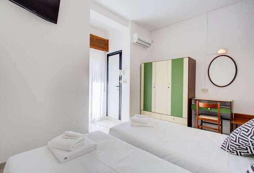 غرفة قياسية, Grazia Riccione