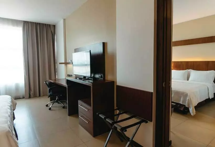 ２ダブルベッドのスタンダードルーム, Holiday Inn Guayaquil Airport, An Ihg