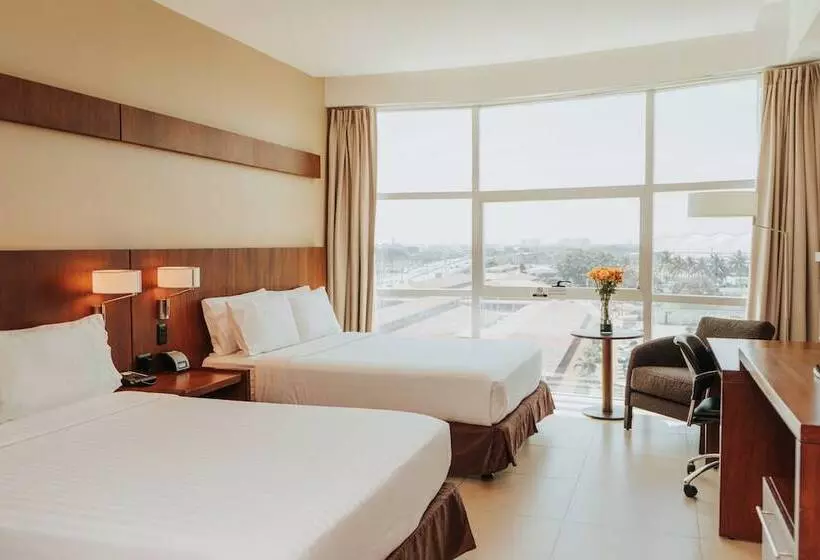 ２ダブルベッドのスタンダードルーム, Holiday Inn Guayaquil Airport, An Ihg