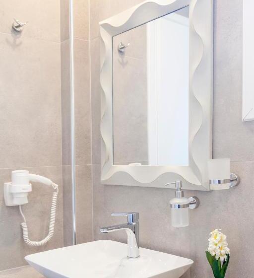 Standard Studio, Joanna Villas