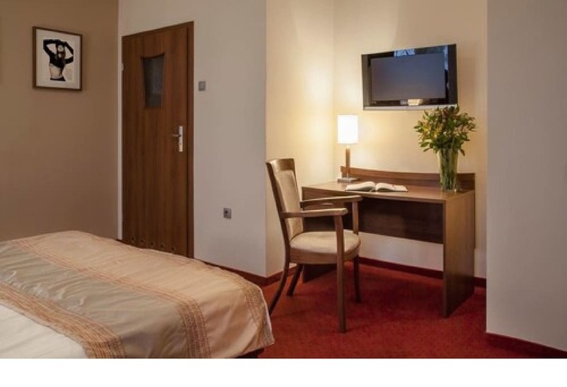 اتاق استاندارد سه نفره, M