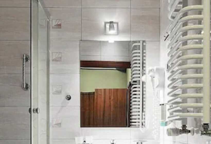 اتاق لوکس یک تخته, M