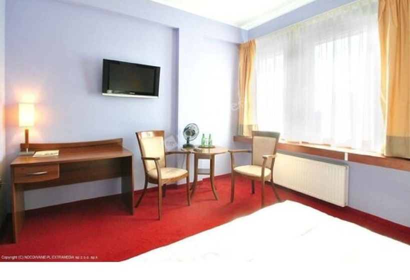 اتاق لوکس یک تخته, M