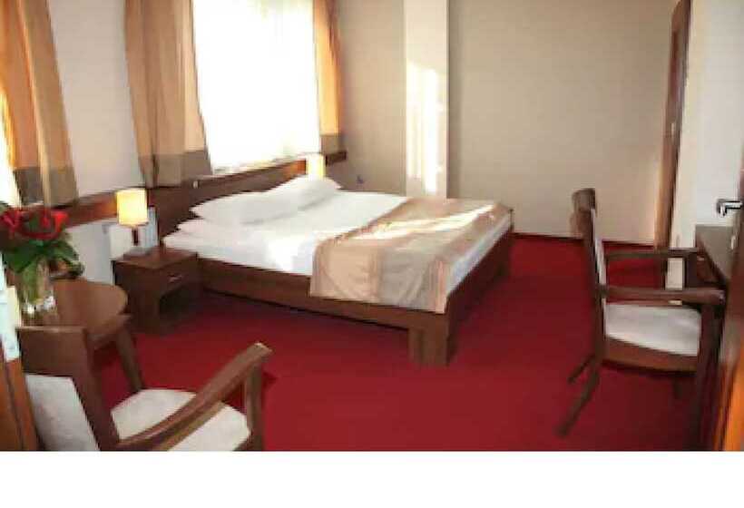 اتاق لوکس یک تخته, M