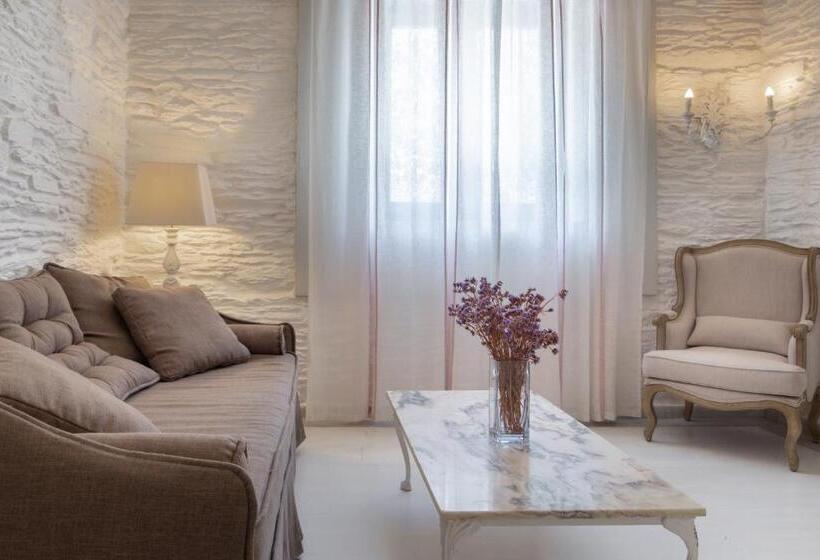 جناح, Micra Anglia Boutique Hotel & Spa