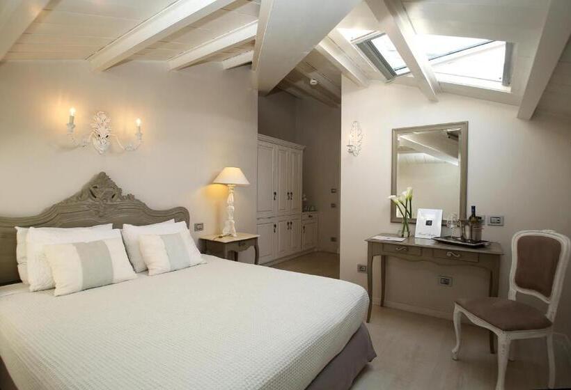 غرفة دور أخير, Micra Anglia Boutique Hotel & Spa