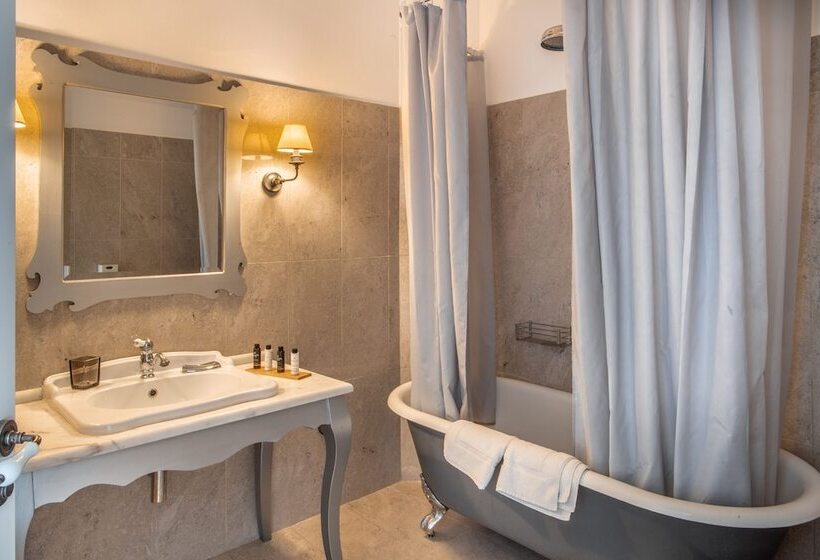 جناح, Micra Anglia Boutique Hotel & Spa