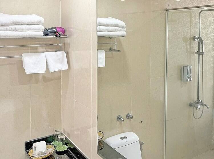 اتاق لوکس با بالکن, Millennium Hanoi