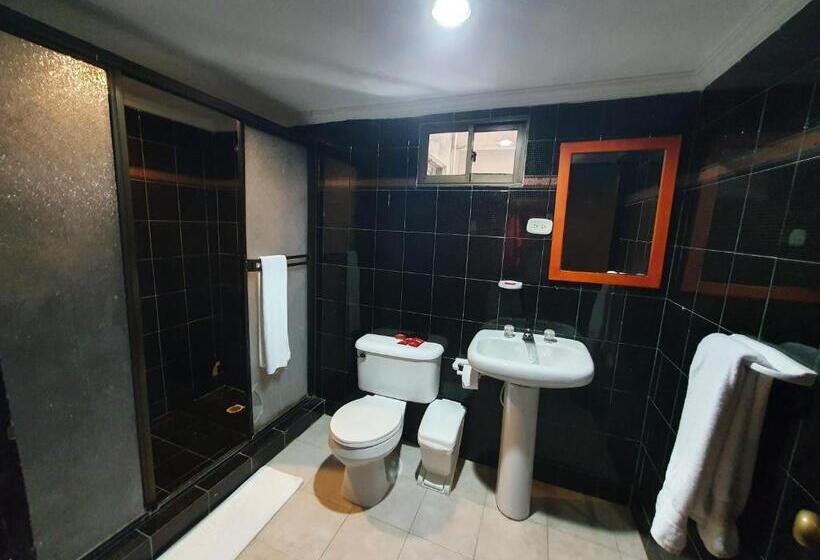 اتاق خانوادگی, Puerta De Oro