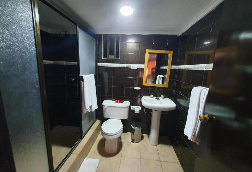 اتاق خانوادگی, Puerta De Oro