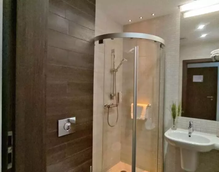 エコノミールーム, Różany Gaj Destigo Hotels