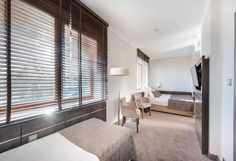 スタンダードトリプルルーム, Różany Gaj Destigo Hotels