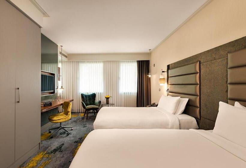 اتاق خانوادگی تودرتو, The Artisan Istanbul Mgallery