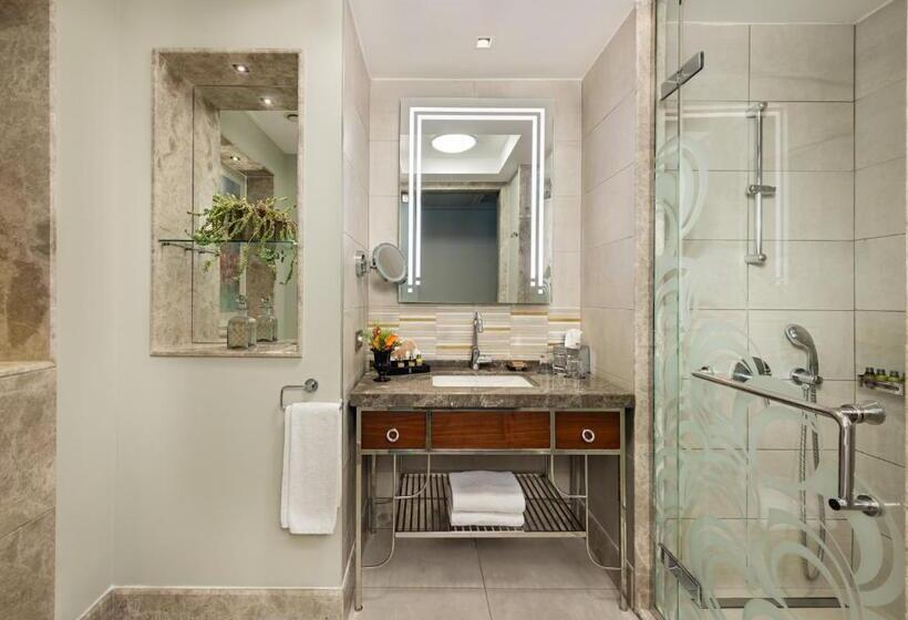 Suite with Terrace, The Artisan Istanbul Mgallery