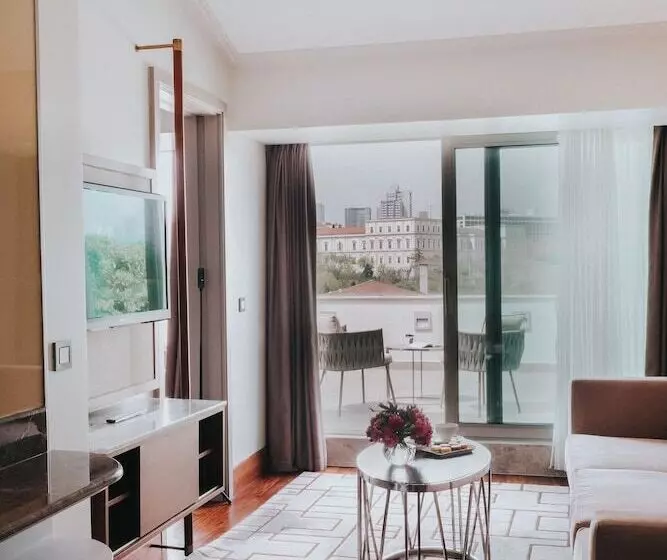 Suite with Terrace, The Artisan Istanbul Mgallery