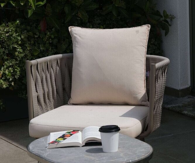 سوئیت جونیور با تراس, The Artisan Istanbul Mgallery