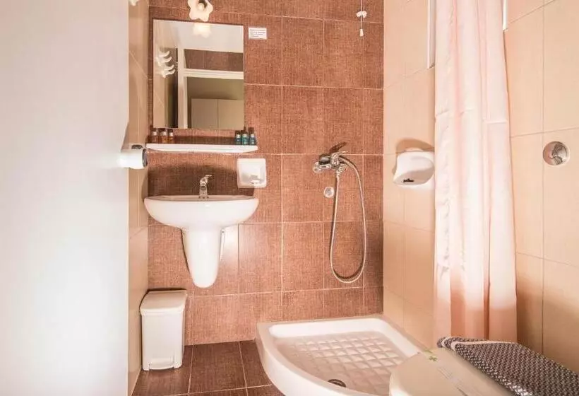 اتاق خانوادگی با چشمانداز استخر, Maistrali Hotel Zante