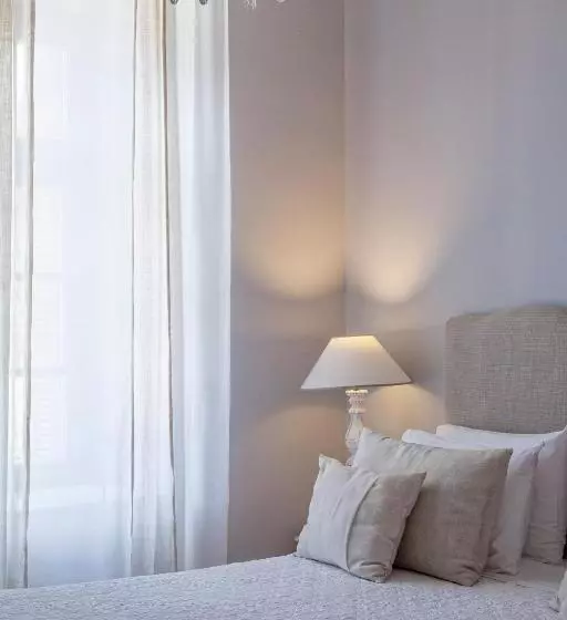 سوییت, Micra Anglia Boutique Hotel & Spa