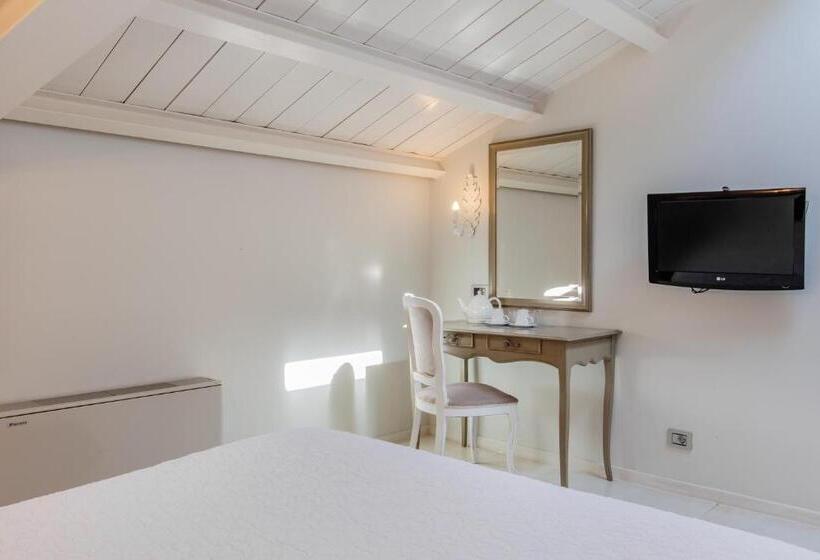 غرفة دور أخير, Micra Anglia Boutique Hotel & Spa