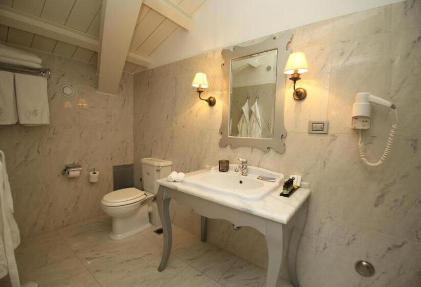 غرفة دور أخير, Micra Anglia Boutique Hotel & Spa