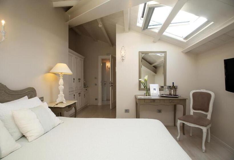 غرفة دور أخير, Micra Anglia Boutique Hotel & Spa