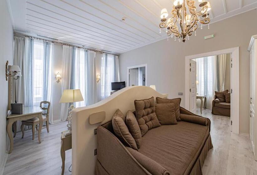 غرفة سوبيريور عائلية, Micra Anglia Boutique Hotel & Spa