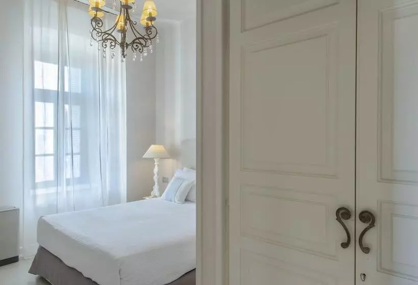 سوییت, Micra Anglia Boutique Hotel & Spa