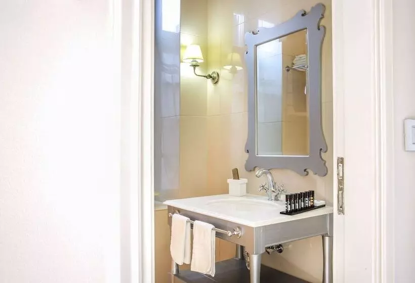 سوییت, Micra Anglia Boutique Hotel & Spa