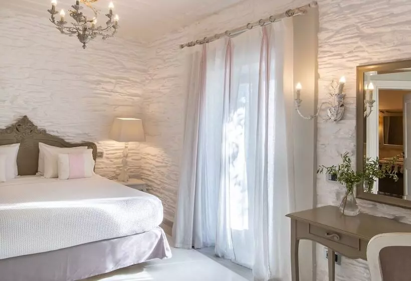 سوییت, Micra Anglia Boutique Hotel & Spa