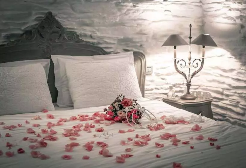 سوییت, Micra Anglia Boutique Hotel & Spa