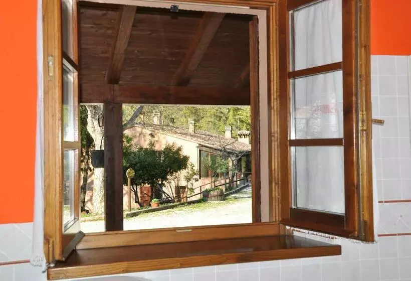 プールビュースタンダードルーム, Agriturismo Gioie Di Campagna