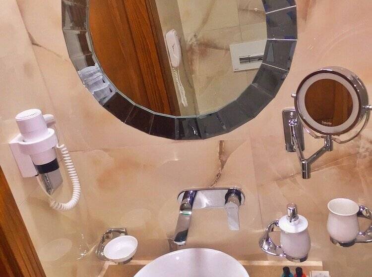 חדר סטנדרט לשלושה, Assos Kervansaray Hotel Special Class