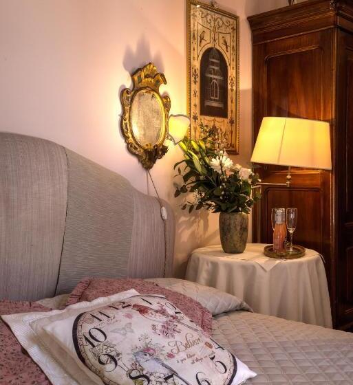 اتاق استاندارد, Ca' Della Corte