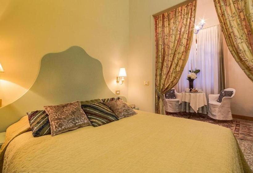 اتاق استاندارد چهار تخته, Ca' Della Corte