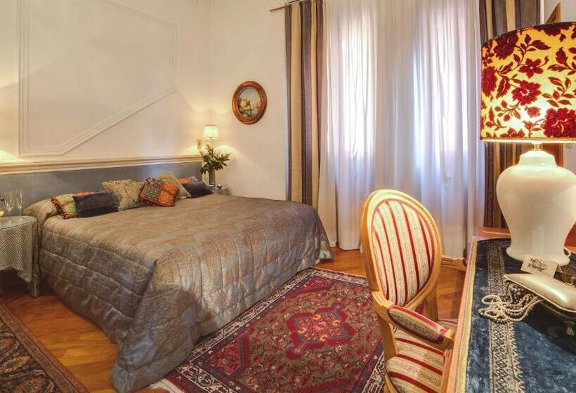 اتاق استاندارد چهار تخته, Ca' Della Corte