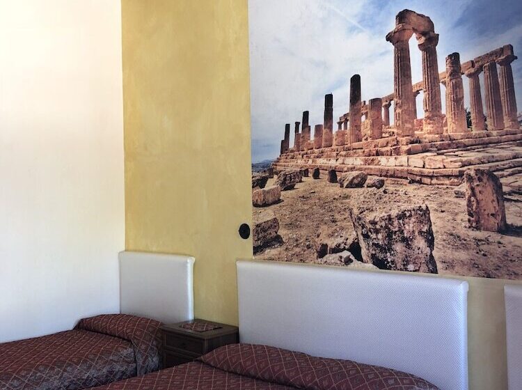 Номер Стандарт Трехместный, Villa Alisia