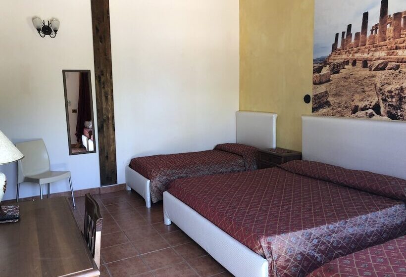 Номер Стандарт Трехместный, Villa Alisia