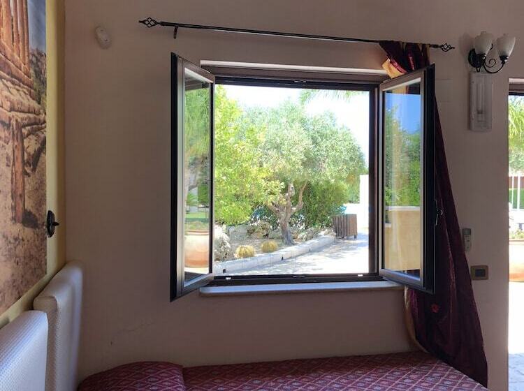 Номер Стандарт Трехместный, Villa Alisia