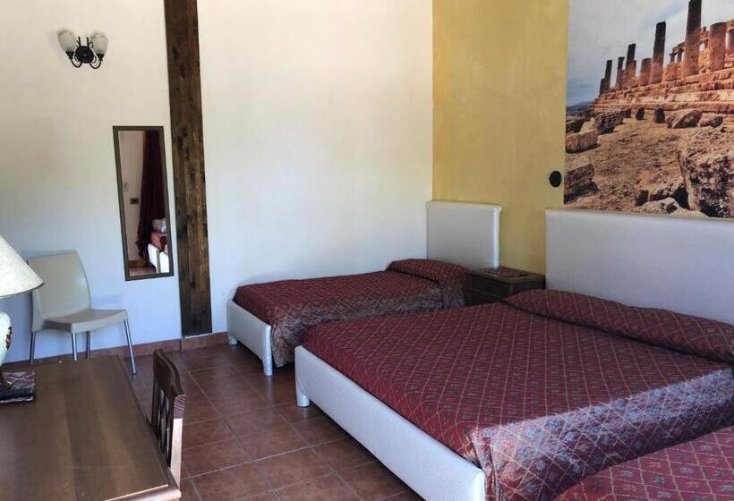 Четырехместный Номер Стандарт, Villa Alisia