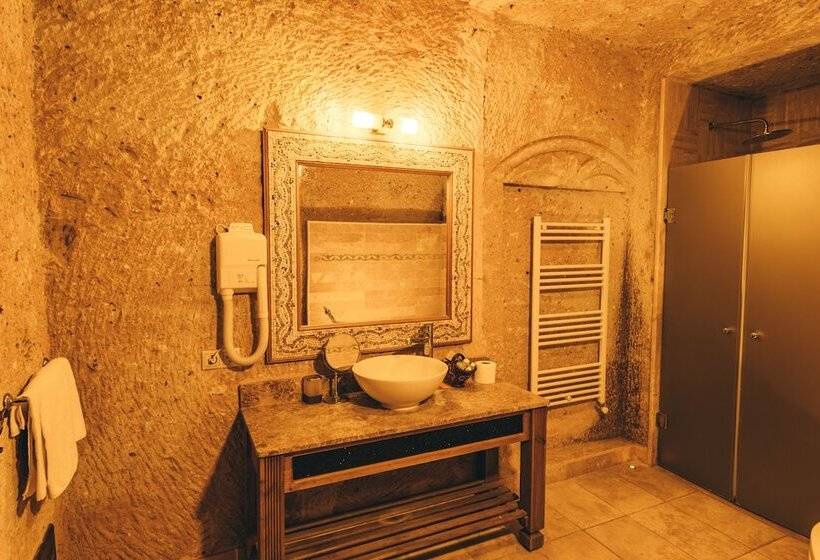 اتاق سوپریور, Ayazma Cave